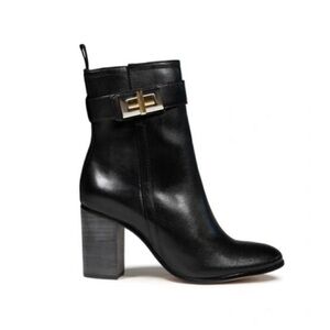 Schutz CALF LEATHER BOOTIE (EUC)